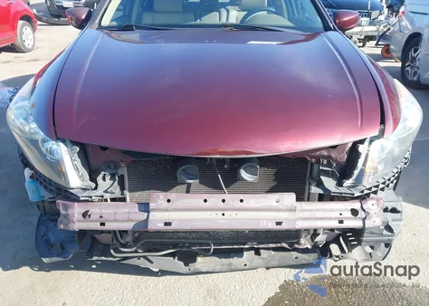 2010 Honda Accord 2.4 Ex-L z USA, uszkodzony, nr VIN 1HGCP2F84AA161384